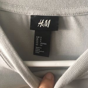 H&M Sweaters - 💫H&M Grey Light Sweater💫 H&M Sweaters - 💫H&M Grey Light Sweater💫